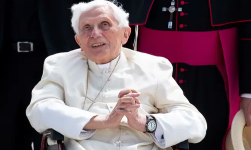 Rugăciuni în Germania şi la Roma pentru fostul papă Benedict al XVI-lea, a cărui stare rămâne "staţionară"