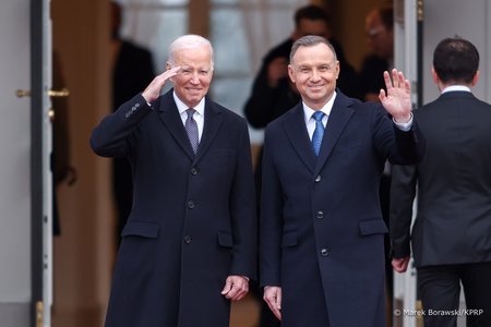 NATO este "mai puternică decât a fost vreodată", afirmă Joe Biden la Varşovia, mulţumind Poloniei pentru sprijinul "neclintit" în Ucraina
