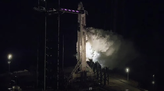 SpaceX a lansat patru astronauţi spre Staţia Spaţială Internaţională, între care un cosmonaut rus - VIDEO