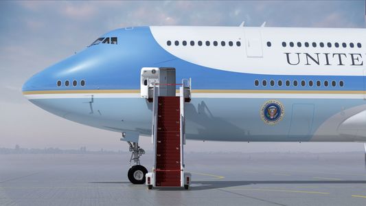 SUA construiesc două aeronave prezidenţiale noi. Joe Biden a schimbat culoarea aleasă de Donald Trump pentru Air Force One