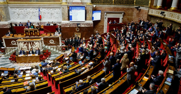 Senatul francez adoptă larg un proiect de lege contestat al reformei pensionării