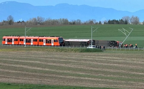 Elveţia - Mai multe persoane au fost rănite după ce două trenuri au deraiat aproape simultan, posibil din cauza vântului puternic 