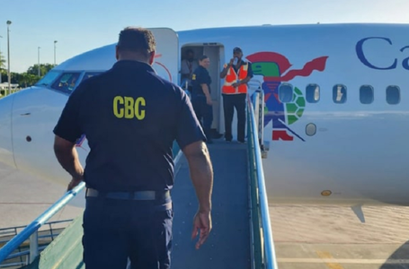 SUA reiau expulzările cu avionul în Cuba ale migranţilor ilegali