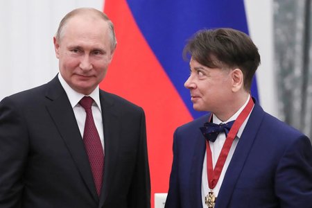 Valentin Iudaşkin, cel care a îmbrăcat-o pe Raisa Gorbaciova, creator de costume pentru olimpicii ruşi şi de uniforme militare, a murit la 59 de ani. Kremlinul transmite condoleanţe