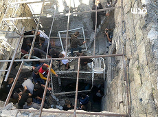 Trei palestinieni, ucişi la Nabluz, în Cisiordania, într-o operaţiune a Shin Beth, armatei şi poliţiei israeliene, inclusiv activiştii Hamas Hassan Ktnani şi Maed Mitzsri, presupuşii ucigaşi ai israeliano-britanicelor  Lea, Maia şi Rina Dee în aprilie, la