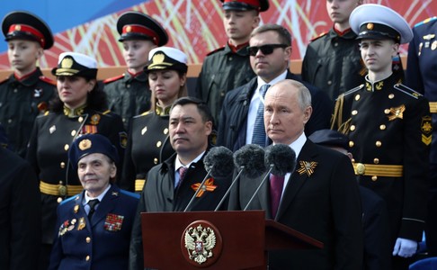 UPDATE - Paradă de Ziua Victoriei la Moscova, umbrită de insuccesele militare din Ucraina pentru al doilea an la rând. Putin spune că împotriva Rusiei se poartă „un adevărat război” şi portretizează Occidentul ca răul absolut - VIDEO, FOTO