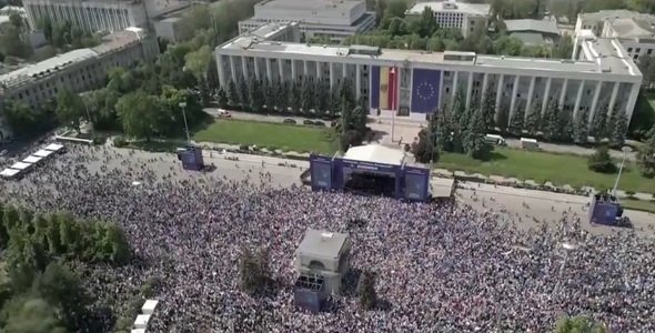 UPDATE - Zeci de mii de oameni, la Adunarea Naţională „Moldova Europeană”, de la Chişinău. Maia Sandu: Nimeni nu ne poate sta în calea dezvoltării, dacă noi toţi vom merge cu UE, pentru că stăpân casa noastră e doar poporul / Ce a declarat Metsola - VIDEO