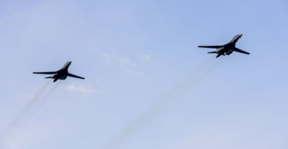 Un Su-27 interceptează două bombardiere strategice americane de tip B-1B la Marea Baltică, anunţă Moscova