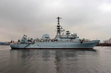Nava de recunoaştere rusească ”Ivan Khurs” pare să fi fost lovită de o navă de suprafaţă fără pilot, conform unor imagini video - VIDEO