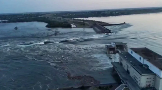 Partea sudică a fluviului Nipru, revărsată după ruperea barajului Kahovka din Ucraina, ar putea reveni în albia sa până pe 16 iunie  