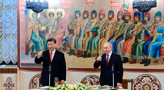 Putin îl elogiază pe ”dragul său prieten” Xi într-o telegramă cu ocazia împlinirii vârstei de 70 de ani