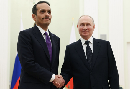 Putin discută la telefon cu emirul Qatarului. Kremlinul şi divanul emit comunicate foarte diferite
