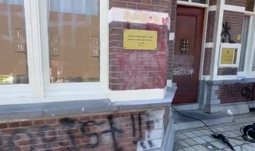 Ambasada belarusă din Ţările de Jos a anunţat vandalizarea clădirii din Haga - VIDEO