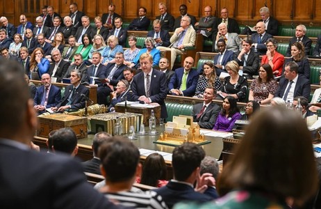 Legea controversată referitoare la imigraţie a fost adoptată de Parlamentul britanic
