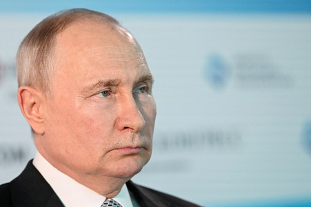 Putin acuză Occidentul de ”aroganţă şi obrăznicie” prin refuzul de a se conforma cererilor Rusiei în acordul cerealelor. În vederea unei reveniri în acord, cere ridicarea obstacolelor impuse băncilor implicate şi reconectarea la SWIFT