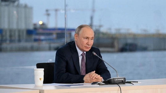 Rusia va înlocui cerealele ucrainene destinate Africii, anunţă Putin înaintea unui summit Rusia-Africa, joi, la Sankt Petersburg. ”Reţeaua de ambasade ruseşti şi de misiuni comerciale în Africa va fi lărgită”, anunţă el într-un articol pe site-ul Kremlinu