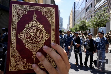 O nouă incendiere a Coranului în Danemarca, de data aceasta în faţa Ambasadei Egiptului de la Copenhaga