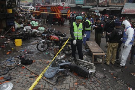 Bilanţul atentatului sinucigaş cu bombă din Pakistan a crescut la 45 de morţi