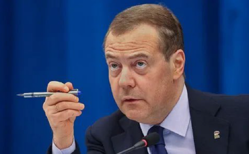 Dmitri Medvedev sugerează că porturile ucrainene vor fi atacate din nou: “Se pare că atacurile din Odesa, Ismail şi alte locuri nu au fost suficiente”