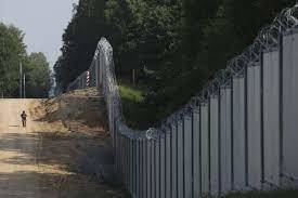 Poliţia poloneză de frontieră cere guvernului mai multe trupe la graniţa cu Belarusul. Varşovia acuză Minskul şi Moscova că orchestrează un nou val de imigraţie clandestină pentru a destabiliza regiunea