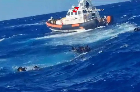 Cel puţin 41 de migranţi, morţi în largul Insulei italiene Lampedusa
