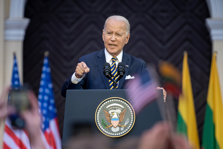 Biden a semnat un ordin executiv care limitează investiţiile americane în tehnologie în China