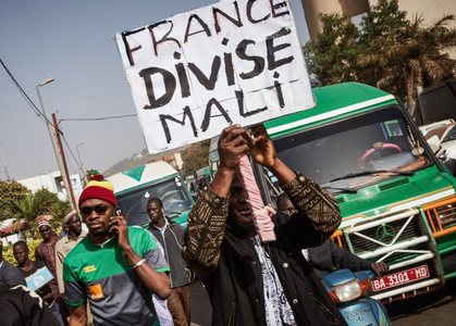 Franţa şi Mali îşi suspendă eliberarea de vize cetăţenilor lor în cealaltă ţară, iar Parisul plasează Mali într-o zonă roşie şi-i sfătuieşte pe francezi să nu călătorească în această ţară