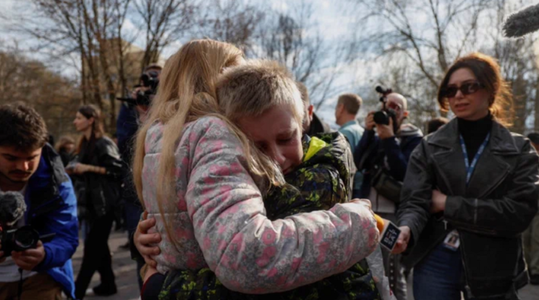 În total 385 dintre cei peste 19.000 de copii ucraineni deportaţi în Rusia au fost recuperaţi de familiile lor, anunţă ONG-ul austriac SOS Satele Copiilor