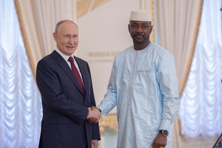 Putin a vorbit cu liderul din Mali despre lovitura de stat din Niger
