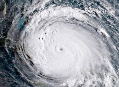 Uraganul Idalia şi-a intensificat forţa şi se îndreaptă către Florida cu potenţialul unui fenomen "extrem de periculos" după ce a făcut ravagii în vestul Cubei