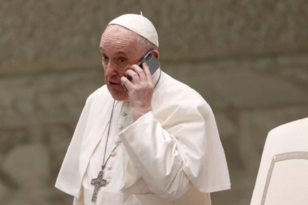 Papa Francisc l-a sunat luni şi marţi pe preotul Gabriel Romanelli din Fâşia Gaza, pentru a afla ce fac membrii parohiei. ”Comunitatea creştină este bine, atât cât este posibil în această situaţie”