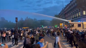 UPDATE-Tensiuni la o manifestaţie propalestiniană interzisă la Paris, la care au participat 3.000 de oameni. Zece arestări şi dispersare cu tunul cu apă şi gaze lacrimogene. Manifestaţii şi la Rennes şi Bordeaux