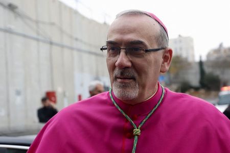 Patriarhul catolic al Ierusalimului se oferă la schimb pentru eliberarea ostaticilor copii din Gaza