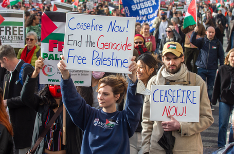Manifestaţie-”record” la Londra de susţinere a Palestinei. Organizatorii ”Marşului pentru Palestina” estimează că o jumătate de milion de oameni au mărşăluit în capitala britanică