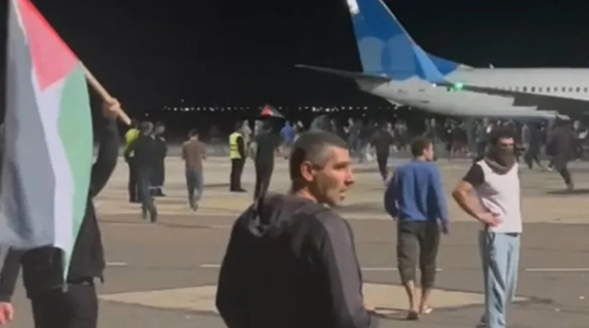 UPDATE-Şaizeci de arestări în Rusia şi nouă poliţişti răniţi pe un aeroport luat cu asalt de o mulţime ostilă Israelului. Liderul Daghestanului Serghei Melikov acuză Ucraina. SUA denunţă ”manifestaţii antisemite”. Centru evreiesc, incendiat în Kabardino-B