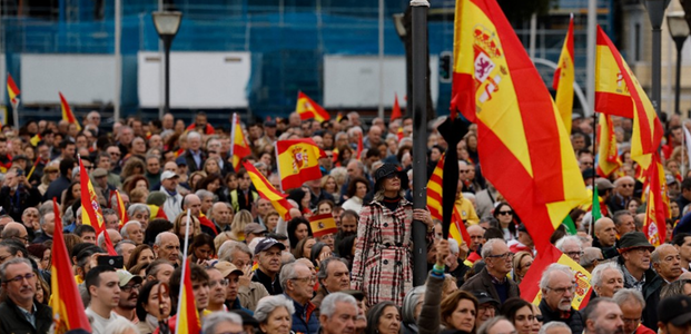 Zeci de mii de manifestanţi de extremă dreapta şi dreapta în Spania împotriva unei amnistieri a separatiştilor catalani