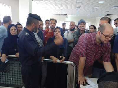 Cel puţin 361 de cetăţeni străini au intrat în Egipt prin punctul de trecere Rafah dinspre Gaza, afirmă un oficial egiptean. Punctul de trecere rămâne deschis şi joi