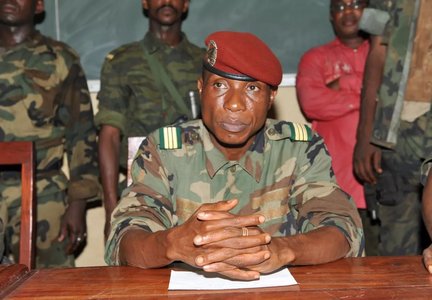 Guineea: Fostul dictator Dadis Camara a fost eliberat din închisoare de un comando înarmat, iar apoi recapturat