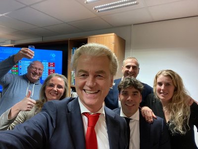 Cine este Geert Wilders, populistul anti-islam şi anti-UE care ar putea fi următorul premier olandez