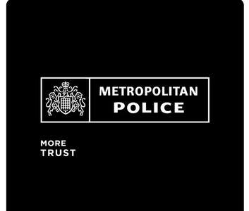 Londra - Poliţia a împuşcat mortal un bărbat înarmat care spunea că vrea să se sinucidă