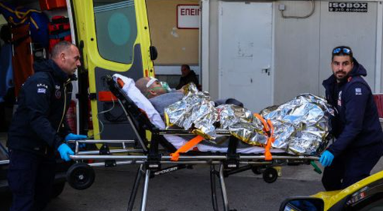 Un cargou sub pavilionul Comorelor eşuează cu 14 persoane la bord în largul Insulei greceşti Lesbos, anunţă Paza de Coastă greacă