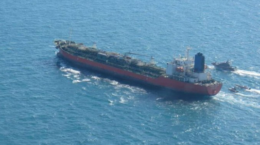 Petrolierul cu legături cu Israelul care a fost atacat în apropiere de Yemen, eliberat de marinarii americani