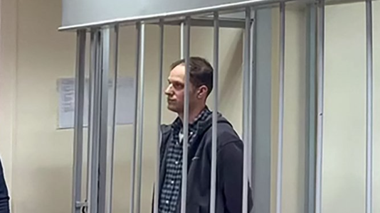 Justiţia rusă prelungeşte detenţia provizorie a jurnalistului american Evan Gershkovich, acuzat de ”spionaj”, până la 30 ianuarie