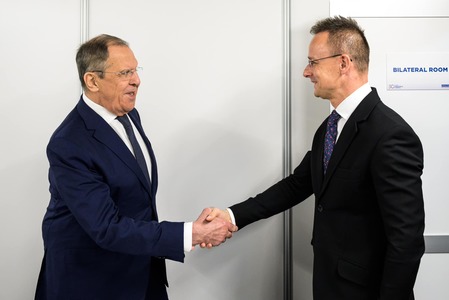 Ministrul maghiar de externe s-a întâlnit cu Serghei Lavrov, în marja reuniunii OSCE. Péter Szijjártó: Cooperarea stabilă şi corectă între Ungaria şi Rusia se bazează pe interesul naţional şi nu acceptăm nicio presiune externă