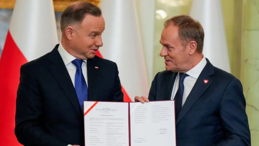 Donald Tusk depune jurământul şi devine noul premier al Poloniei