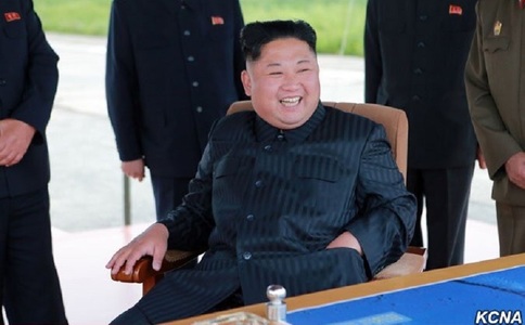 Liderul nord-coreean Kim Jong Un avertizează Washingtonul în momentul lansării celei mai mari rachete balistice intercontinentale