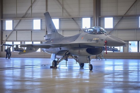 Olanda anunţă că va livra 18 avioane de luptă F-16 Ucrainei