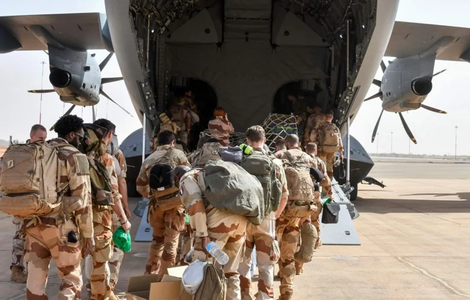 Armata franceză părăseşte Nigerul, după dezangajarea din Mali şi Burkina Faso