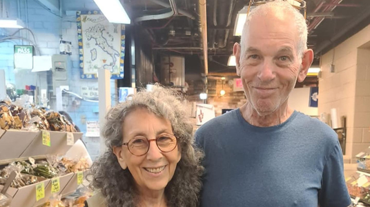 Armata israeliană şi kibuţul Nir Oz anunţă moartea unui israeliano-american în atacul de la 7 octombrie. Biden se ”roagă” ca soţia acestuia, Judith Haggai, cea mai bătrână ostatică, să fie sănătoasă şi îşi reiterează promisiunea întoarcerii ostaticilor ac