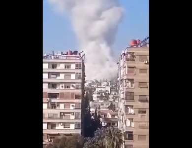 Cinci morţi într-un atac asupra unei clădiri rezidenţiale din Damasc. Un oficial al Gărzilor Revoluţiei, trupele de elită ale Iranului, ar fi fost ucis. Presa siriană acuză Israelul - VIDEO